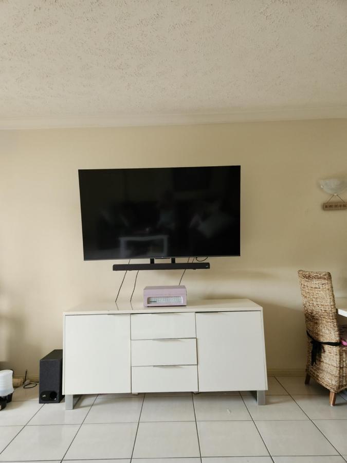 Kazz's Shared Apartment. Apartment *