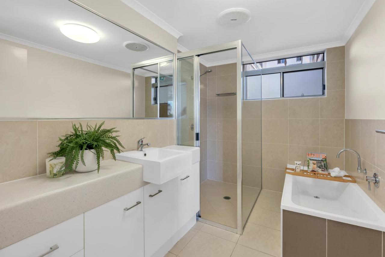 Apartment Lights- Spacious Cairns