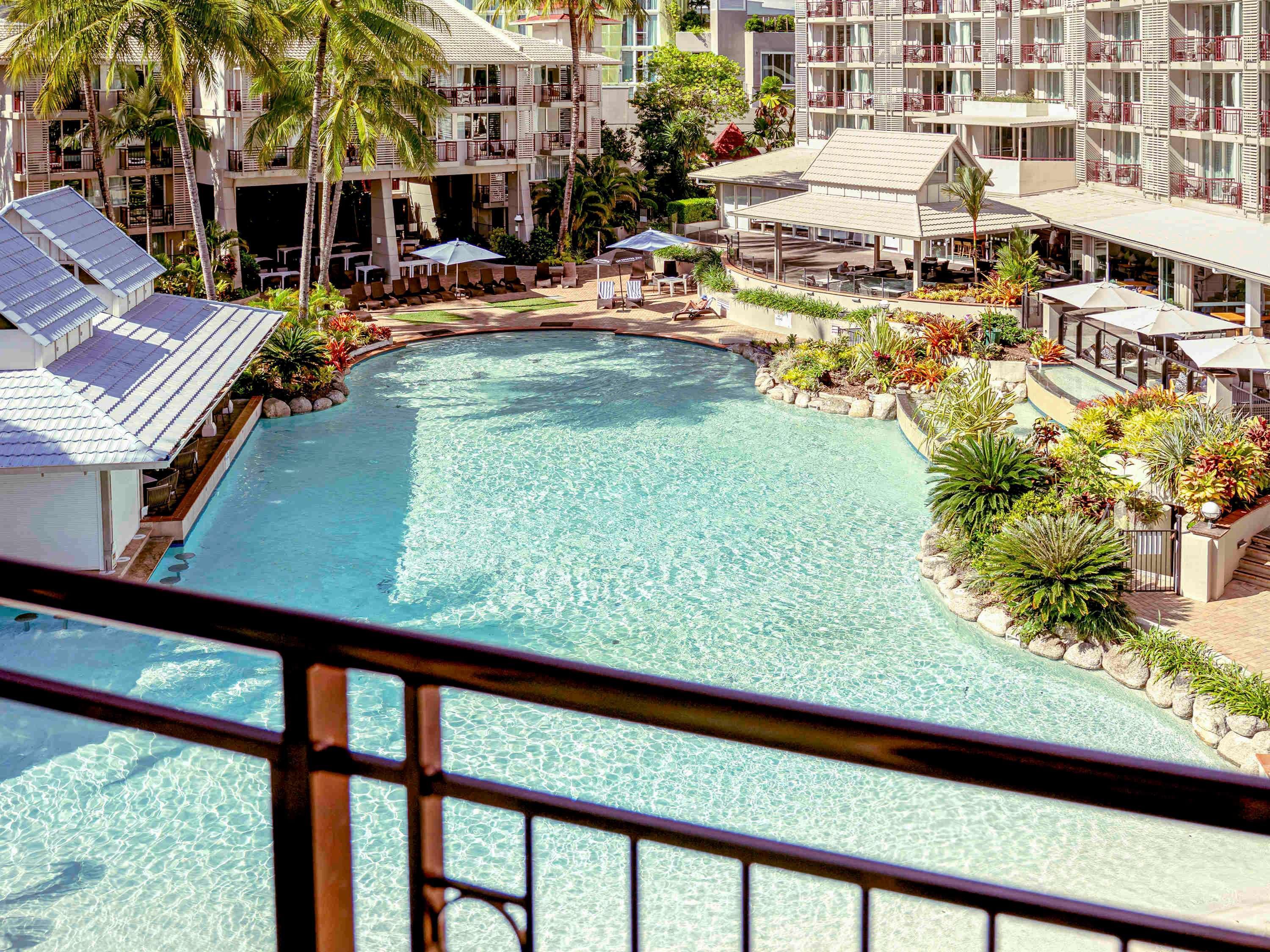 Novotel Oasis 4*