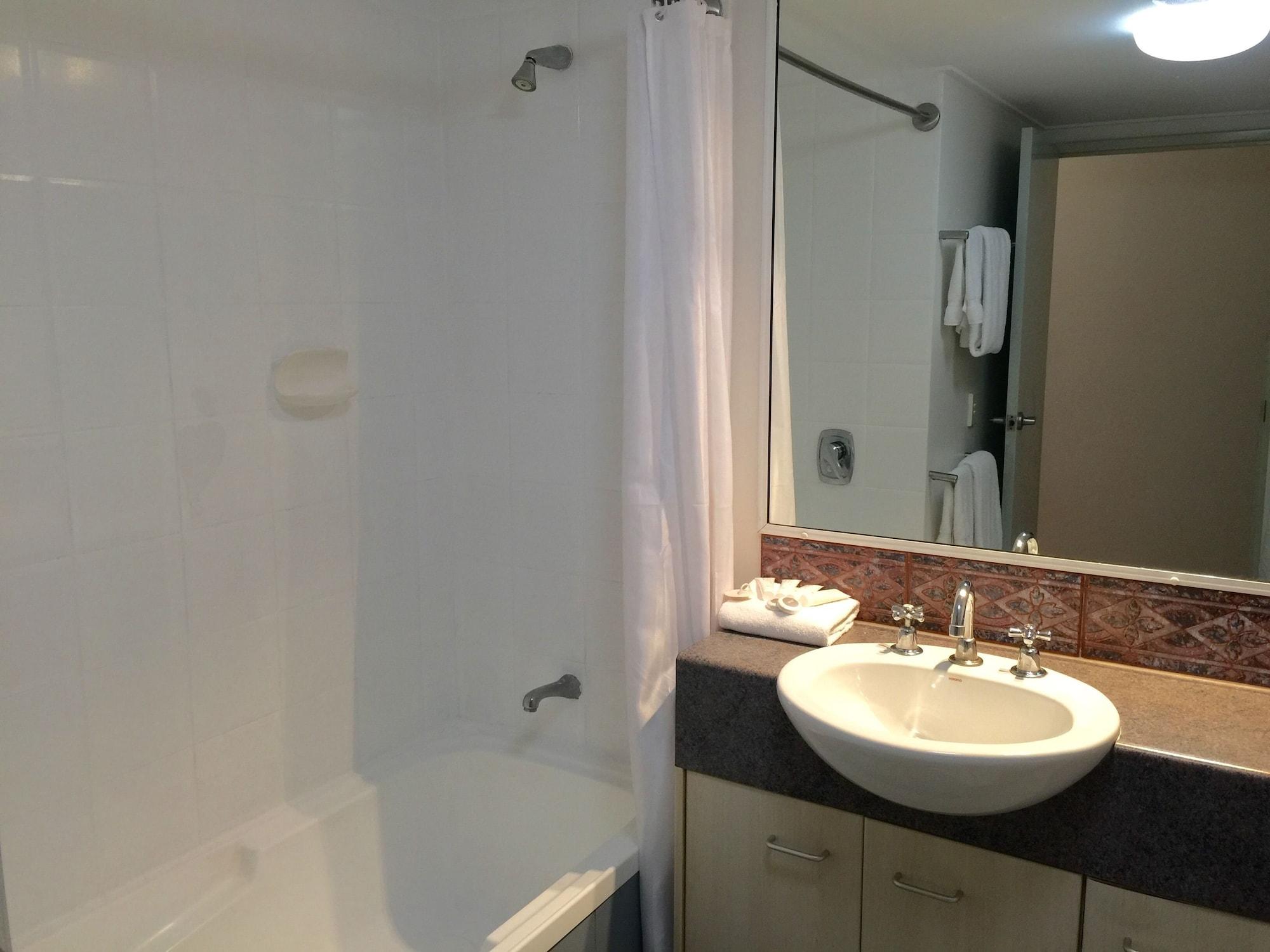 Inn Cairns 4*
