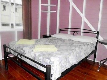 Travellers Paradise Hostel