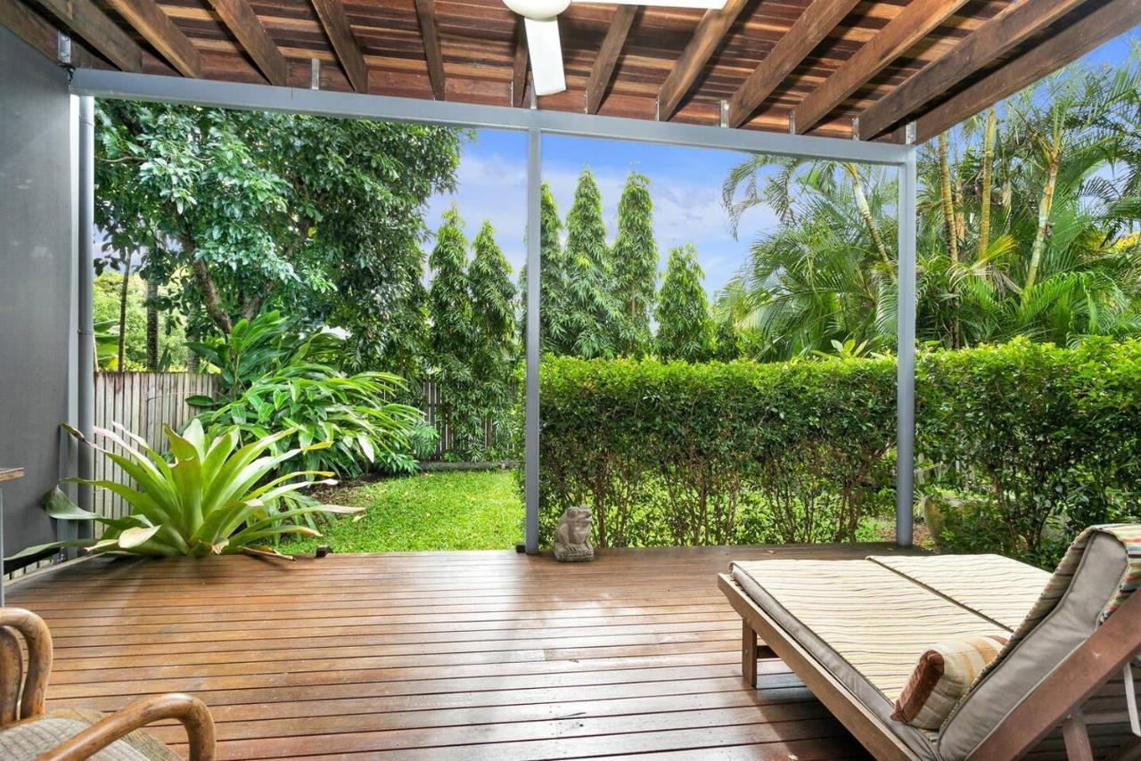 Holiday home Modern Meets Tropical In Free-standing