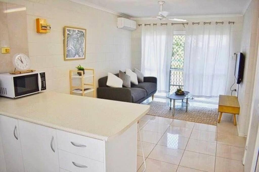 Apartment A Cool Poolside Haven In The Heart Of *
