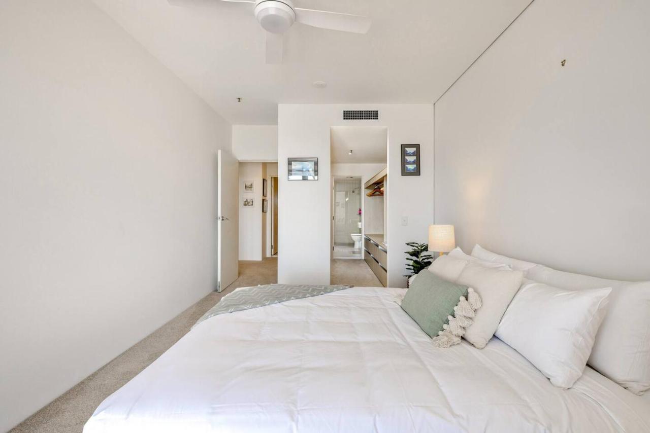 Coastal Charmer - Your Waterfront Sanctuary Apartamento