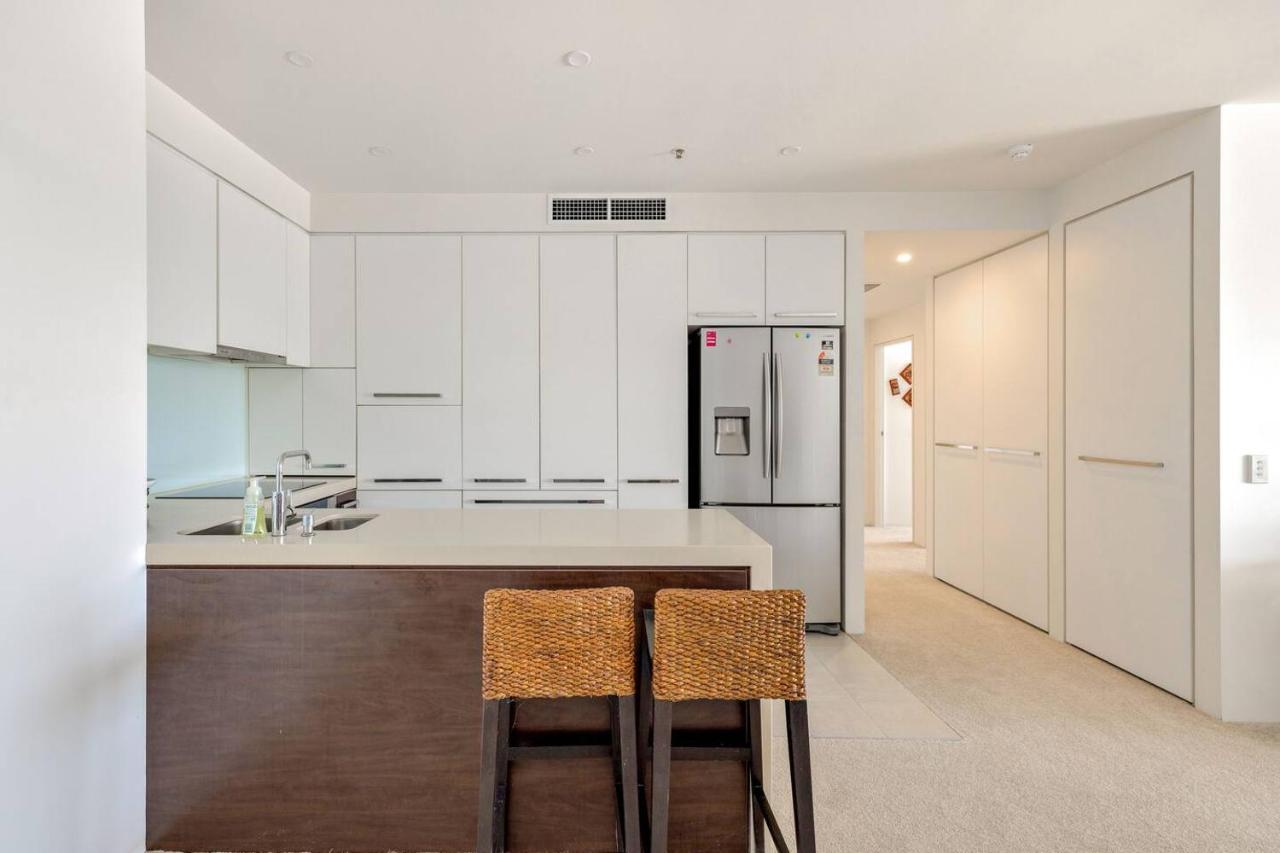 Apartamento Coastal Charmer - Your Waterfront Sanctuary