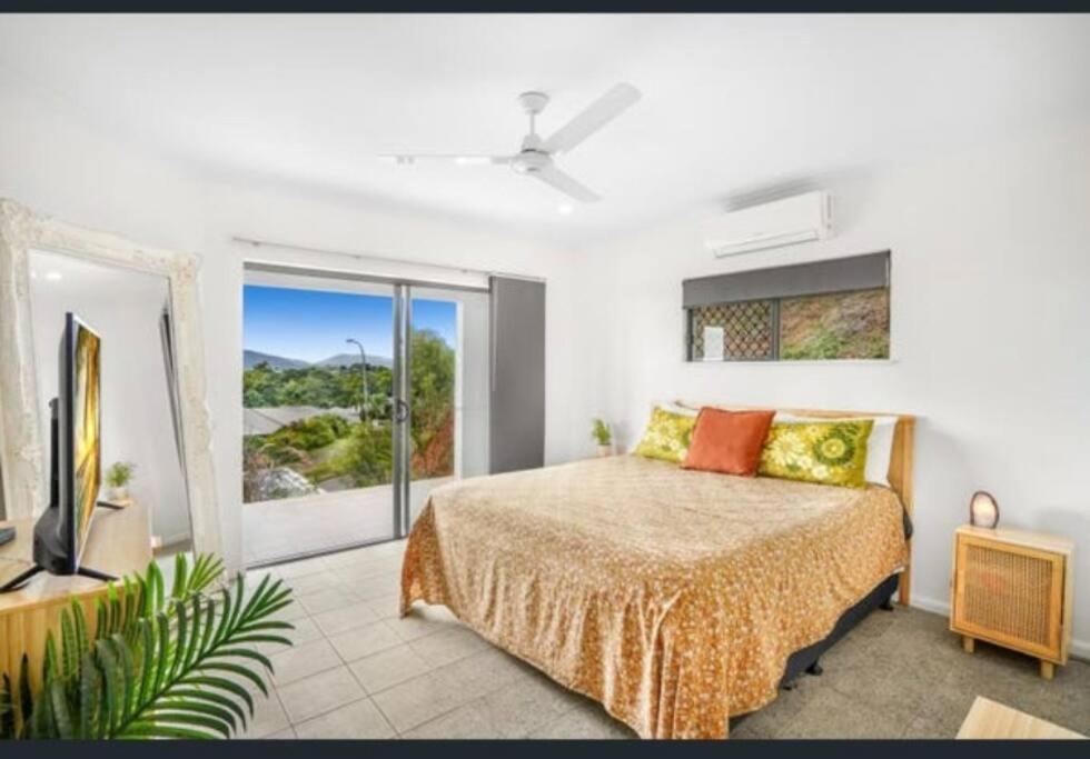 Nhà nghỉ Tranquil Paradise - Whole - With Views! King And Queen Beds Cairns