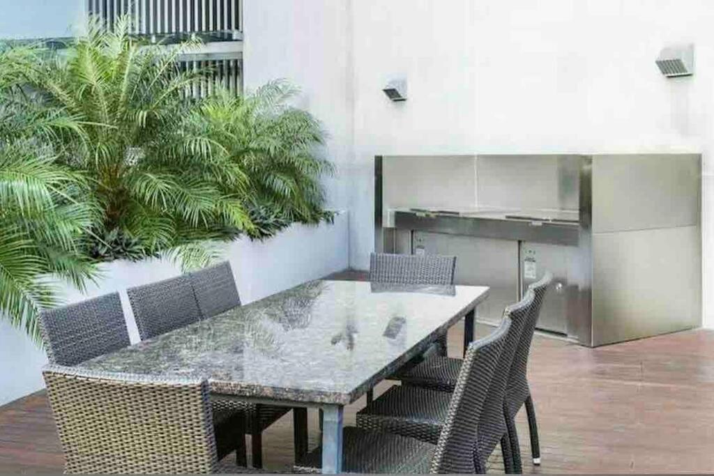 Apartment Oasis At Harbour Lights *