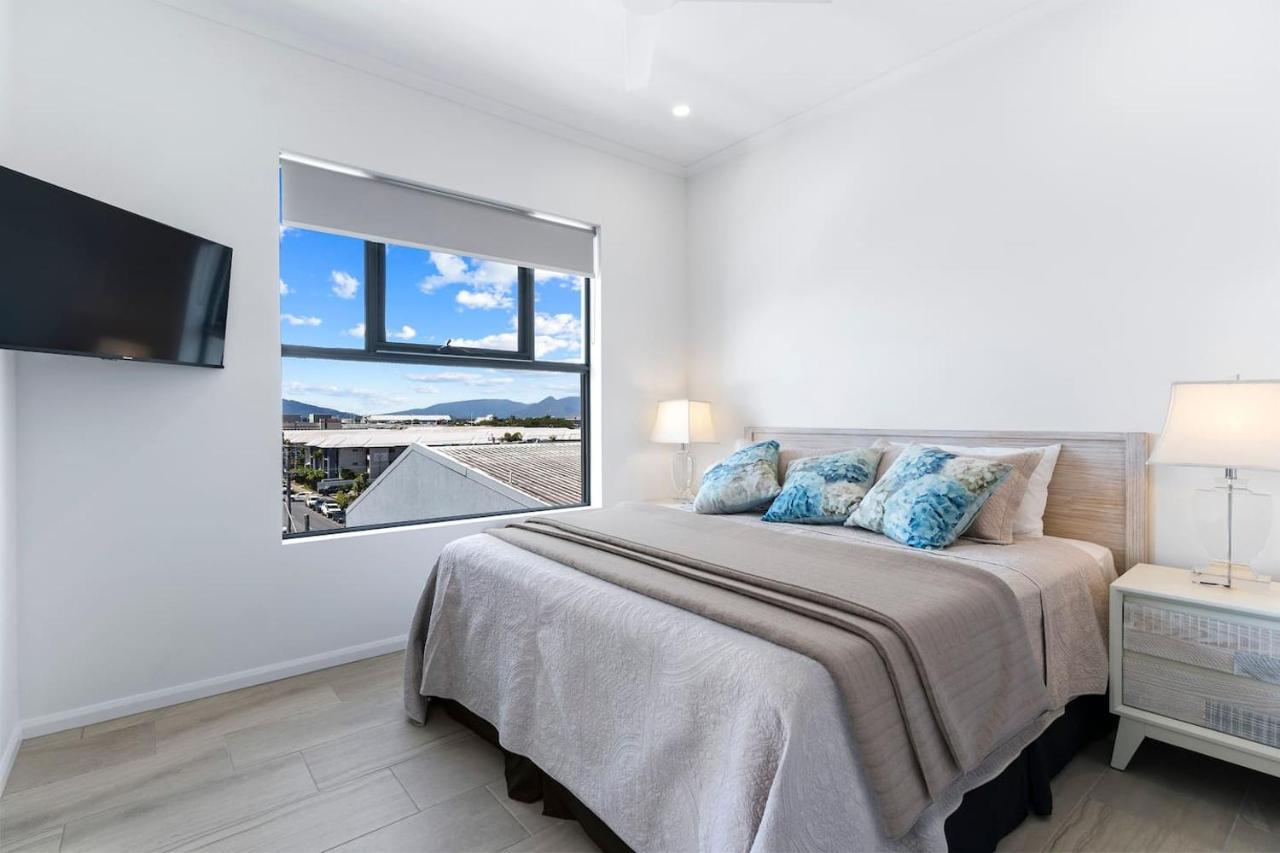 Mountain Air And Modern Flair 'your Getaway' * Cairns