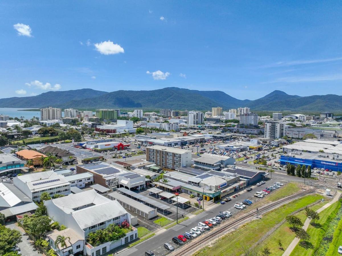Mountain Air And Modern Flair 'your Getaway' Apartment Cairns