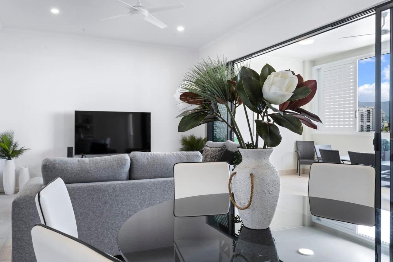 Mountain Air And Modern Flair 'your Getaway' * Cairns