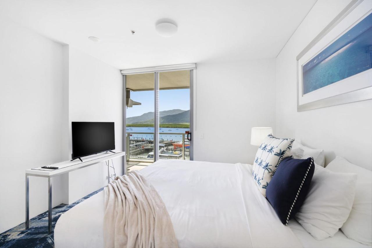Belle Escapes 24 Harbour Lights Water View Apartment Cairns