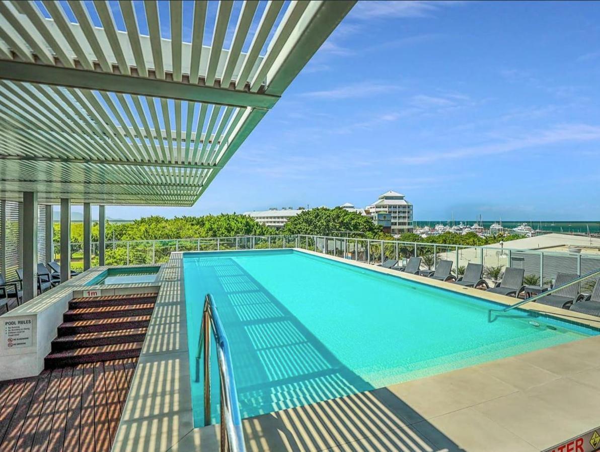 219 Harbour Lights With Ocean Views * Cairns