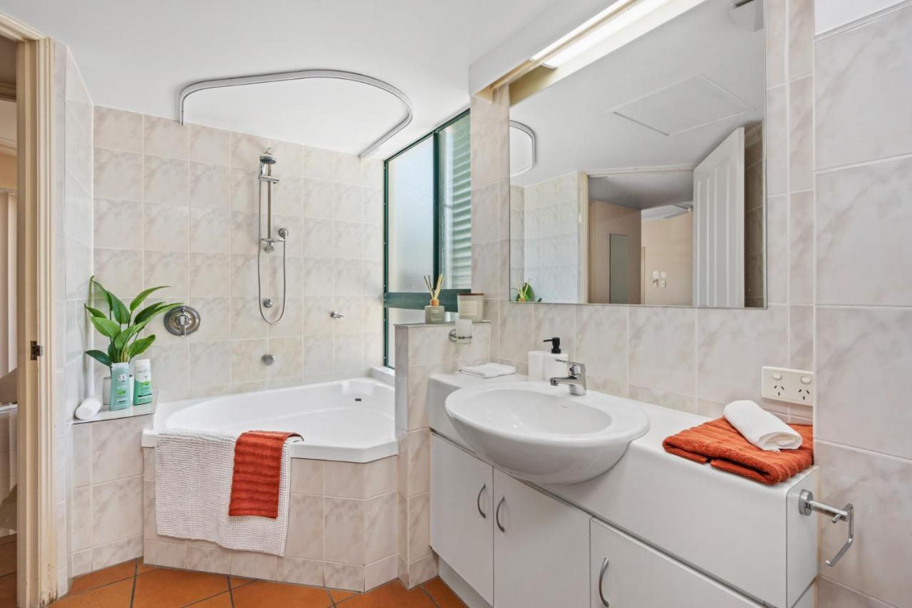 Family - Wifi -netflix - Pool Cairns