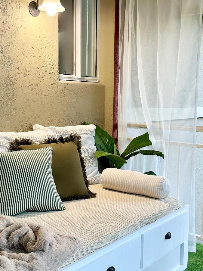 Apartment Luxury 2 Bedroom Apartment, Treetop Views, With 4 Swimming Pools Cairns
