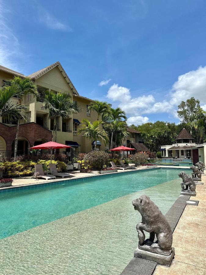 Luxury 2 Bedroom Apartment, Treetop Views, With 4 Swimming Pools Apartment