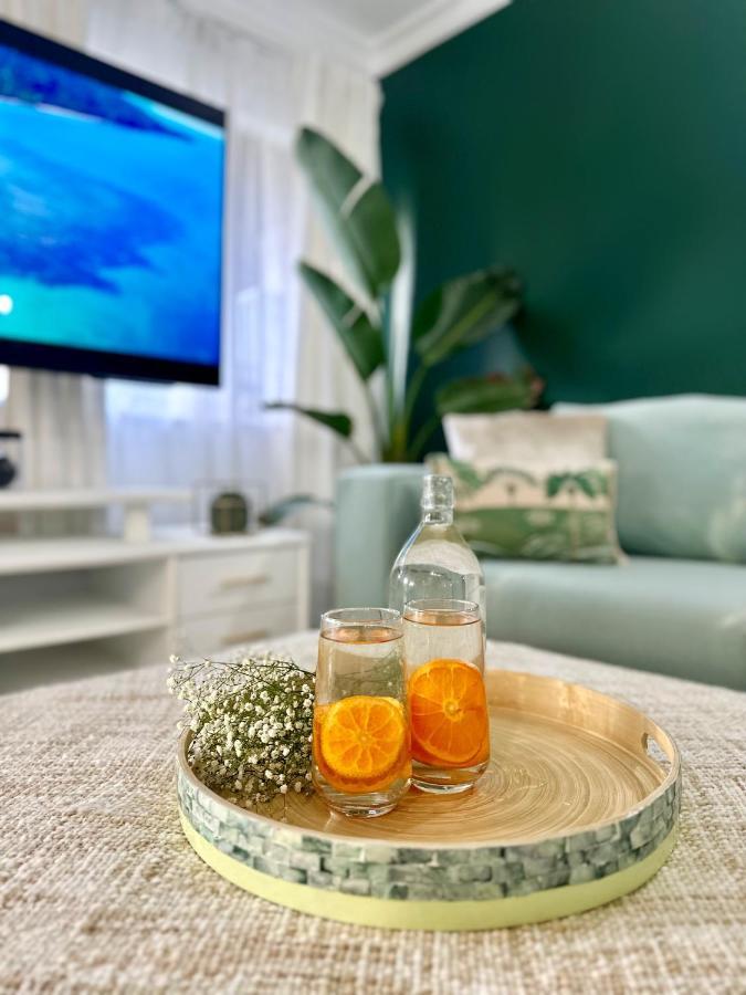 Luxury 2 Bedroom Apartment, Treetop Views, With 4 Swimming Pools Apartment