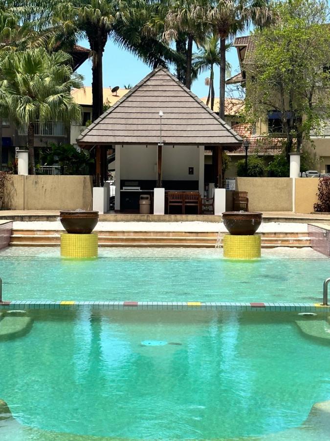 Luxury 2 Bedroom Apartment, Treetop Views, With 4 Swimming Pools
