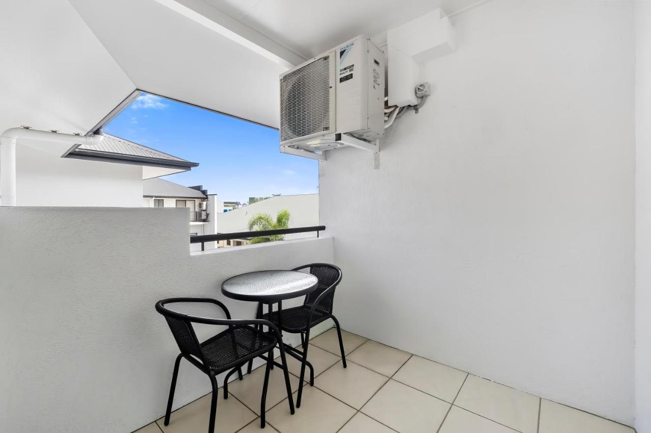 Spacious 3 Bedroom Townhouse In * Cairns
