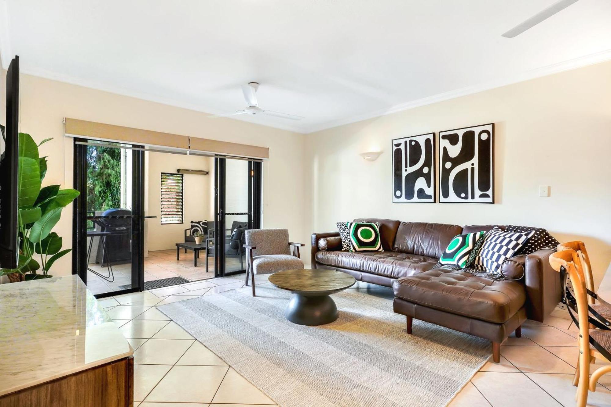 Park Apartment *