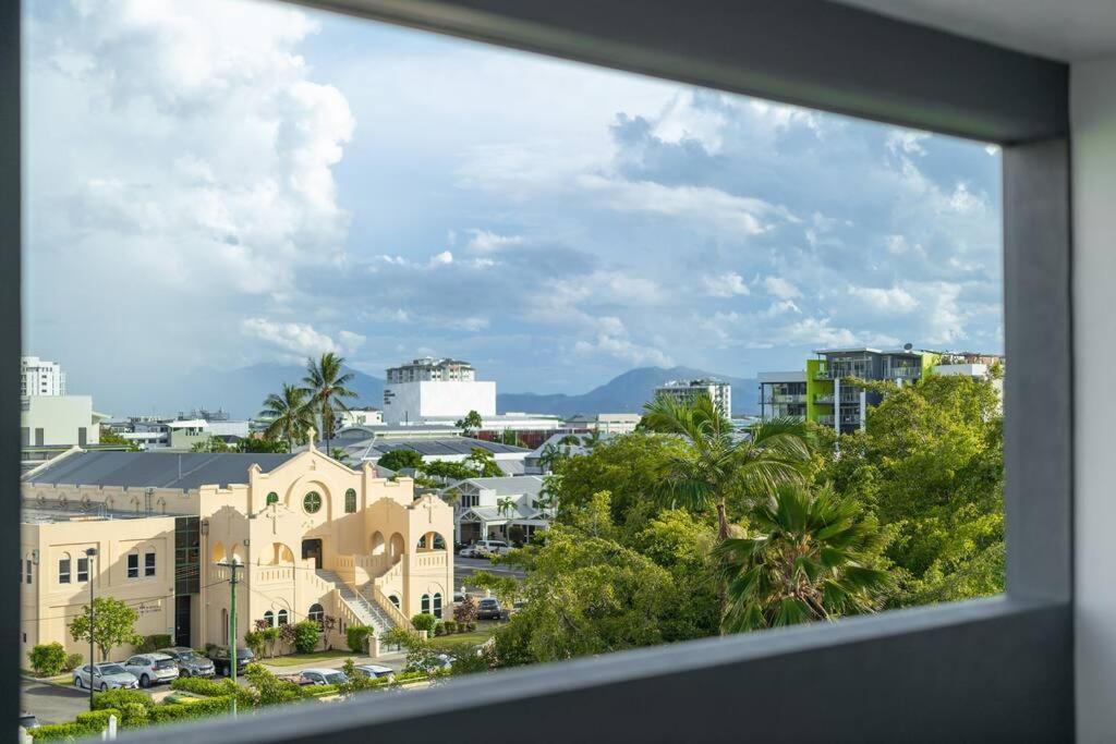 Panoramic Views 3br *