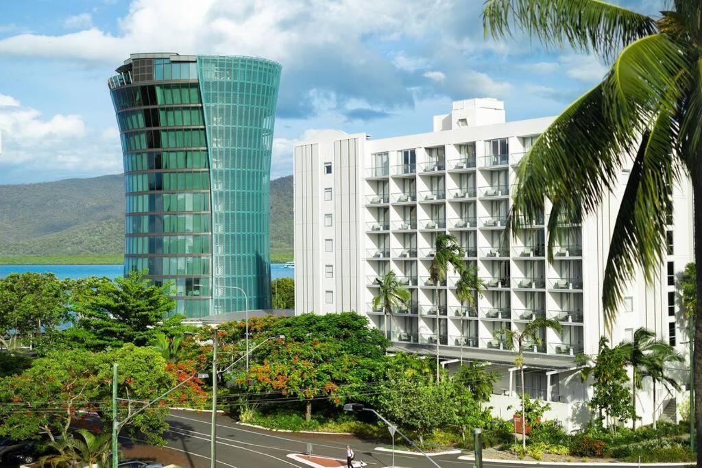 Panoramic Views 3br * Cairns