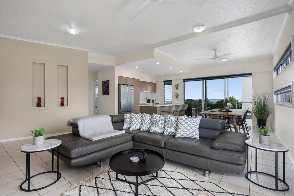 Panoramic Views 3br Cairns