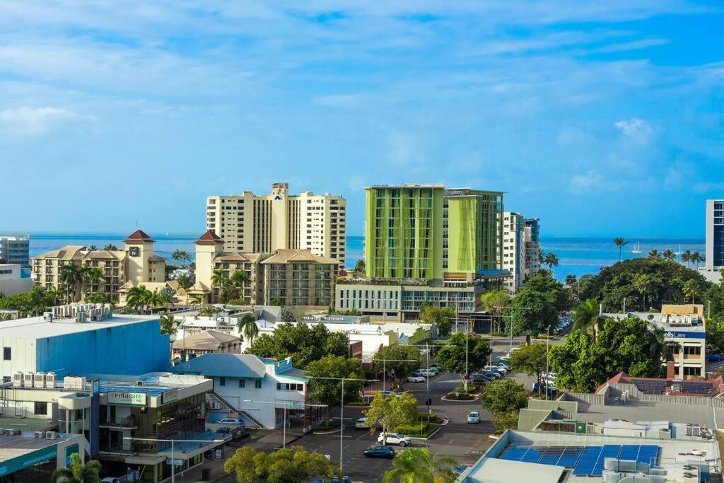 Inner Gem - Stunning Views Cairns