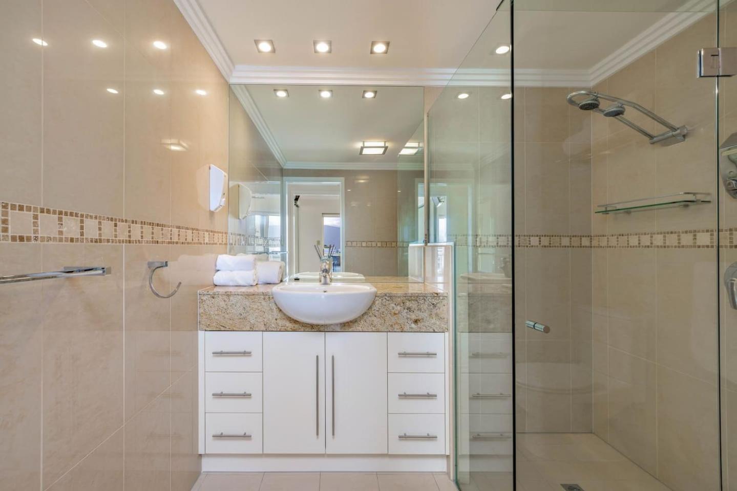 Apartamento 'the Dreamscape' Sea View Serenity On The Esplanade Cairns