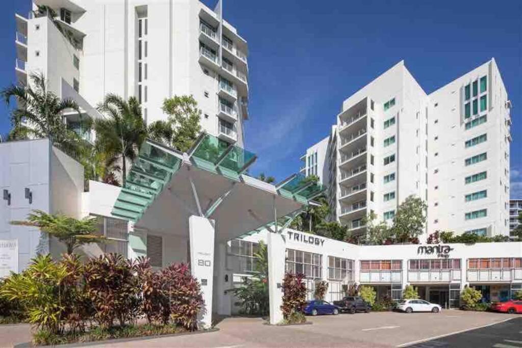 Apartment Waterfront Sub-penthouse In Centre *