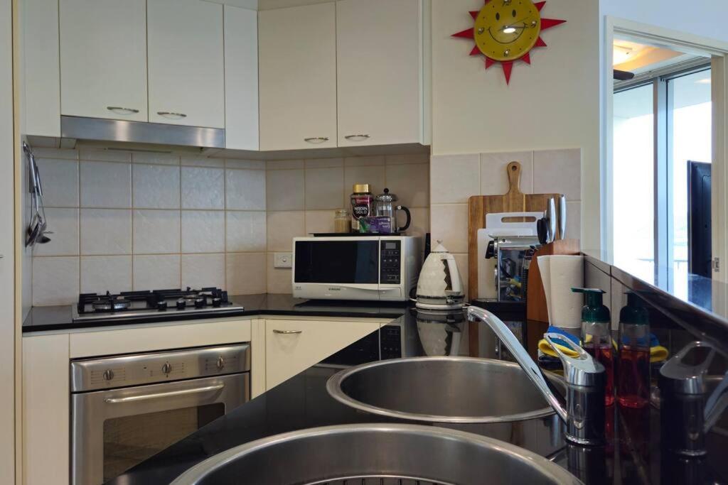 Waterfront Sub-penthouse In Centre Apartment Cairns