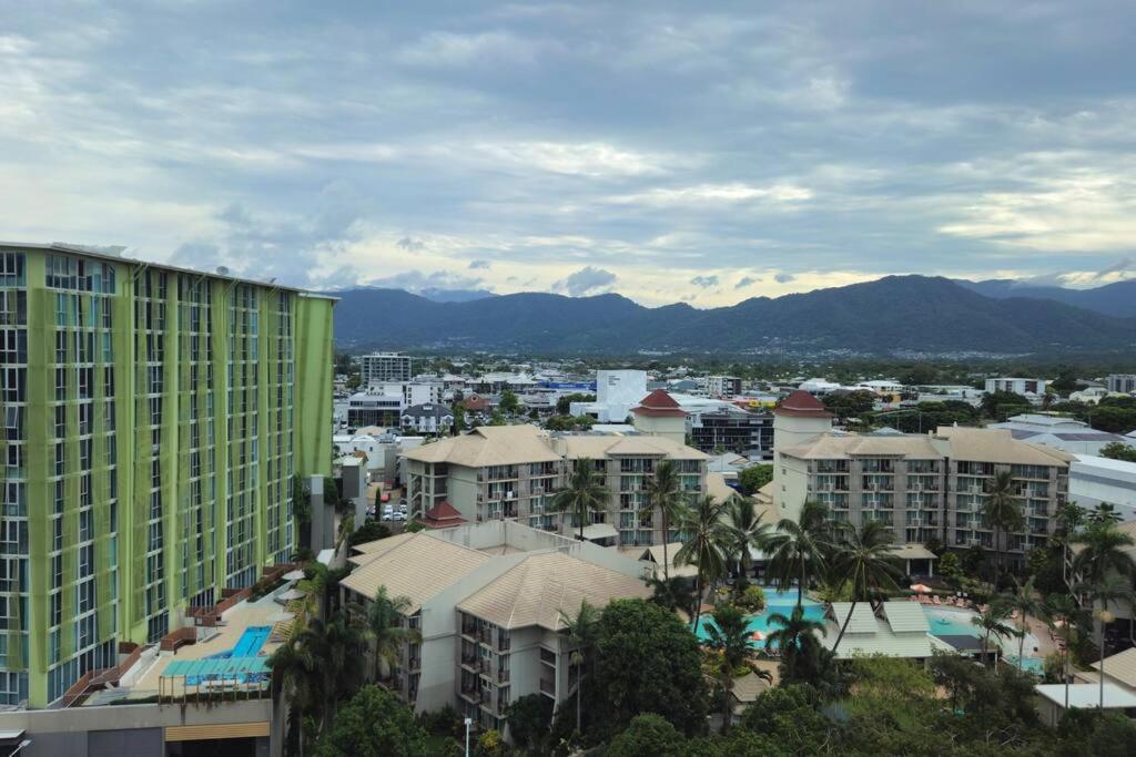 Apartment Waterfront Sub-penthouse In Centre Cairns