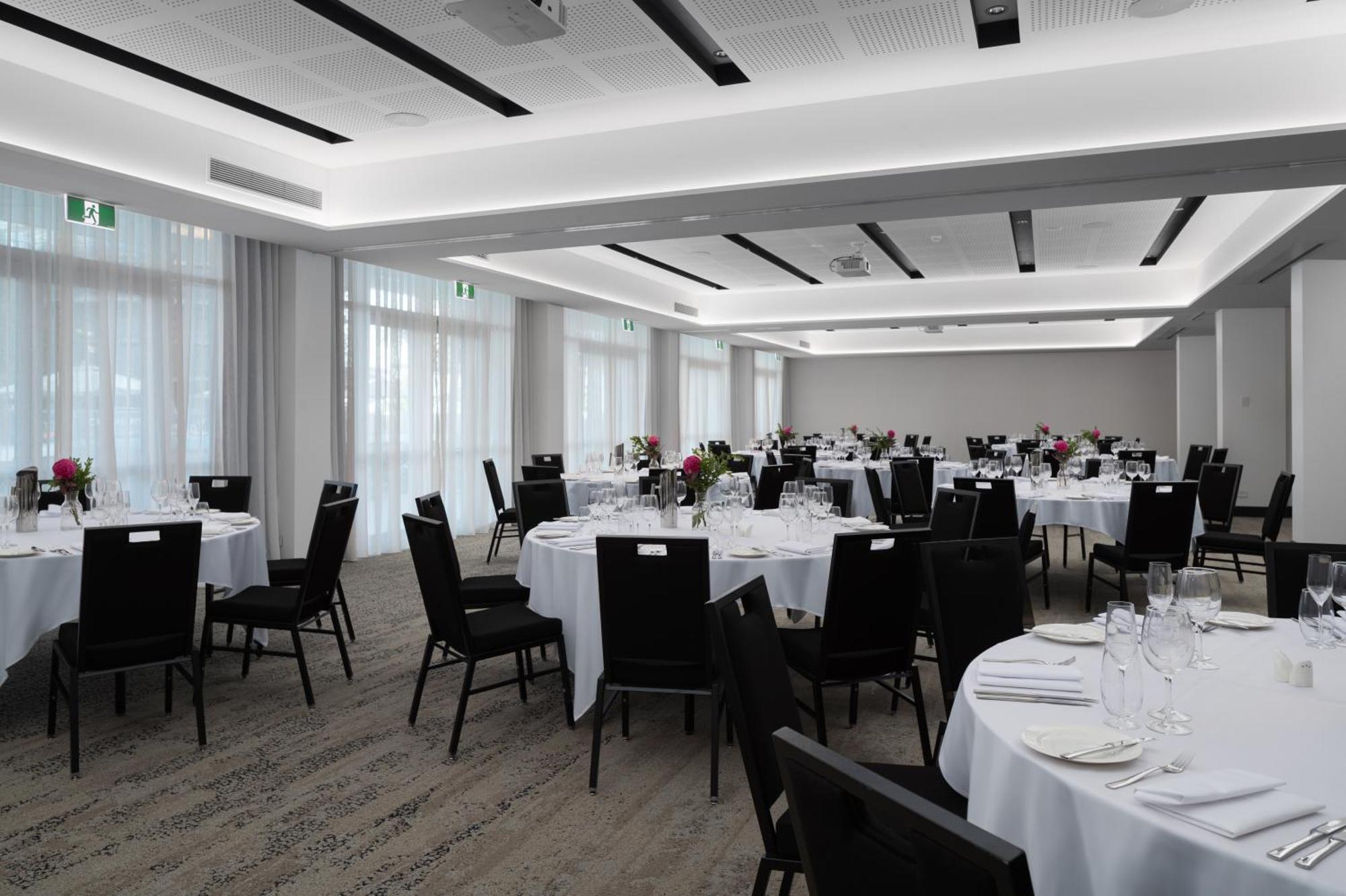 Crystalbrook Riley Hotel 5*