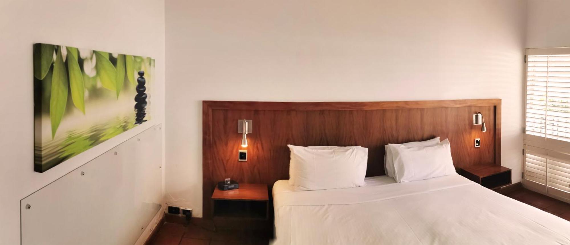 Ramada By Wyndham Centre Khách sạn