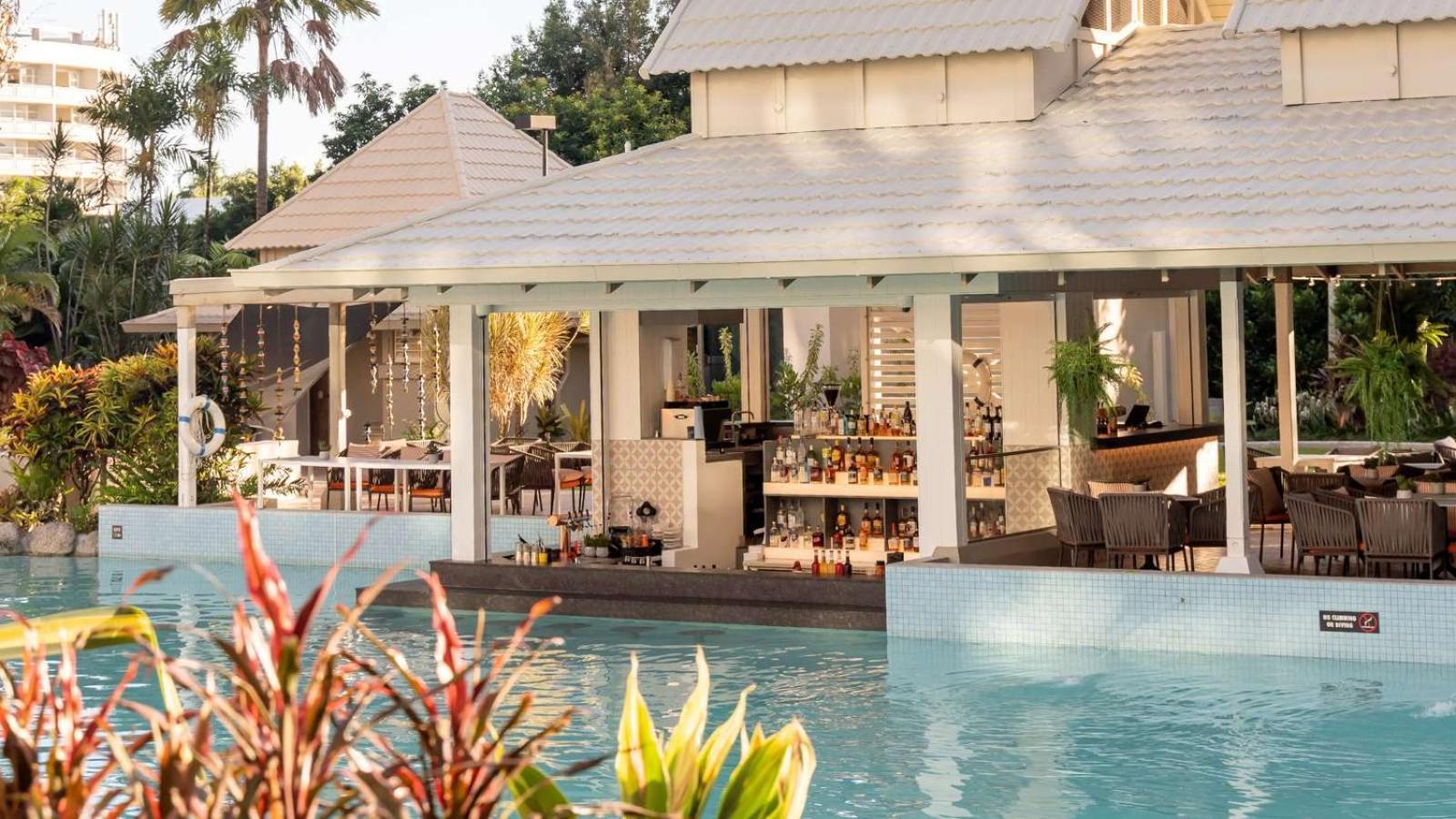 Novotel Oasis Hotel 4*