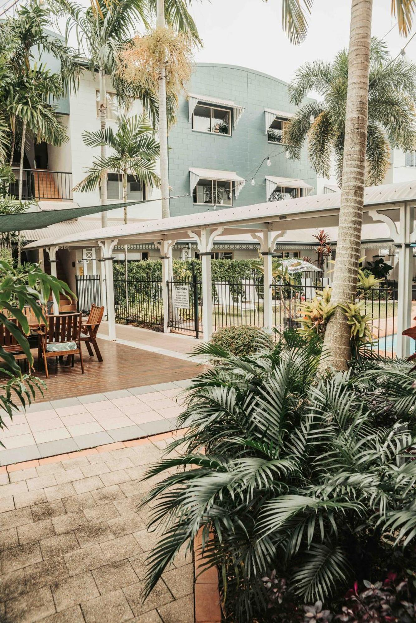 Queens Court 3* Cairns