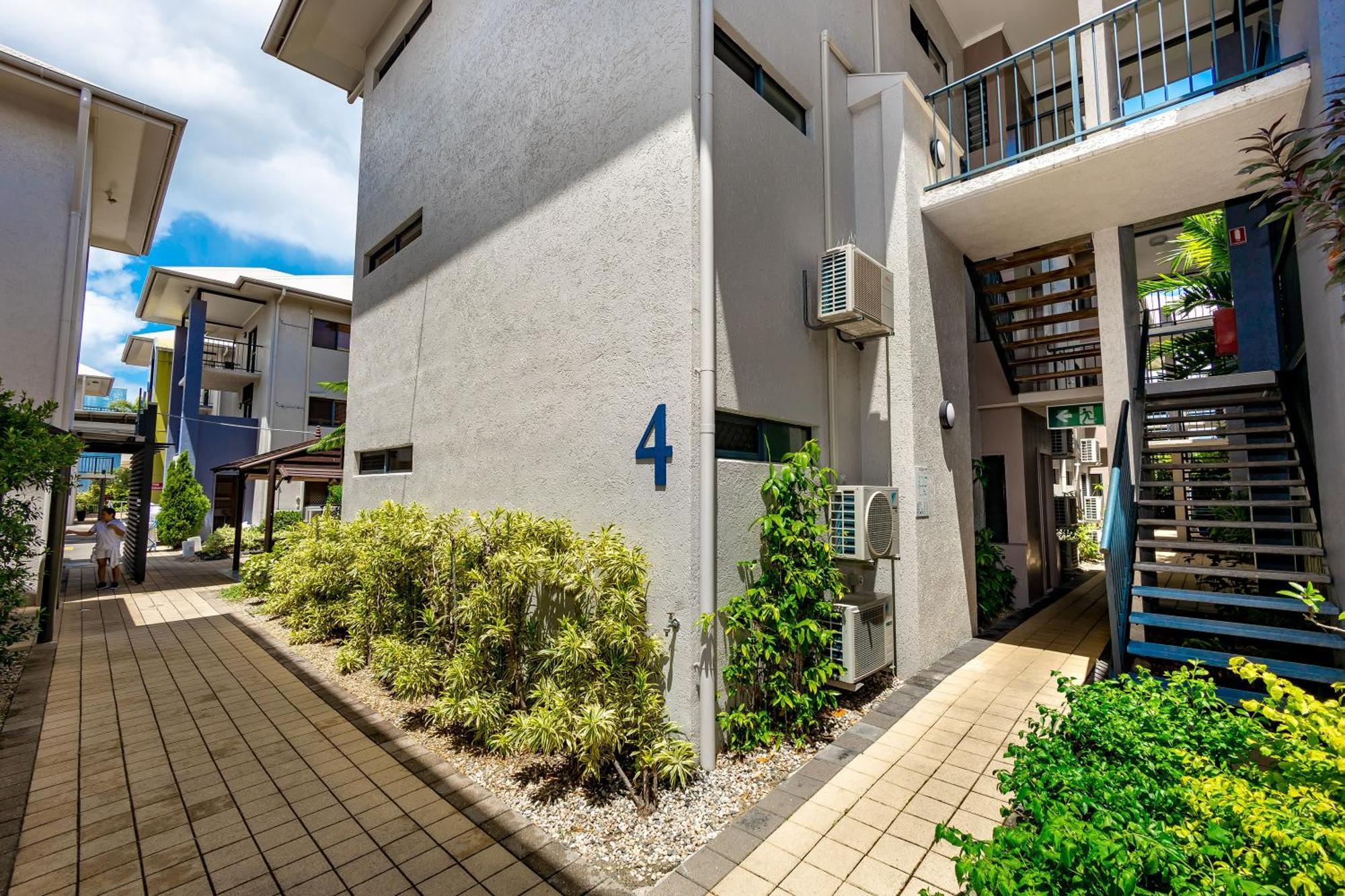 City Oasis King Bed Studio; Pool & Bbq