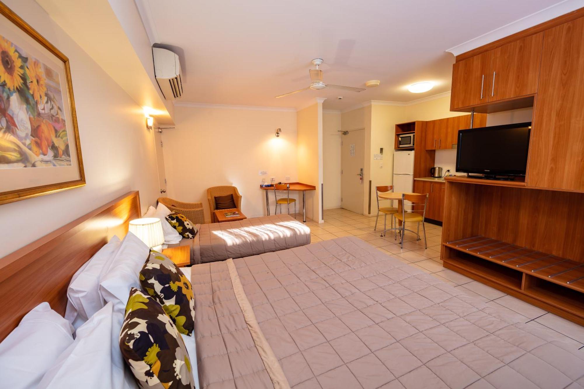 Queens Court 3* Cairns