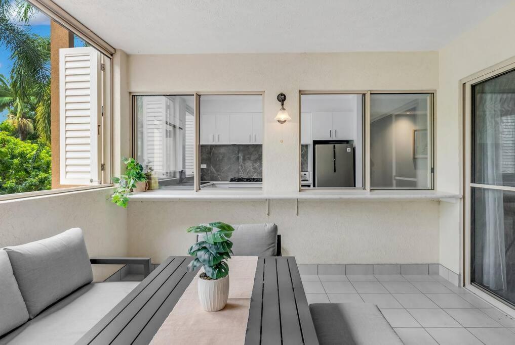 2br The Lakes Escape, 4 Pools 5 Min Airport Cairns