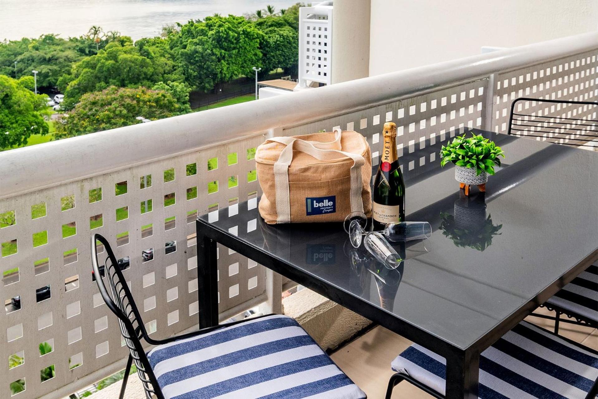 Belle Escapes 101 Rydges Plaza Esplanade With Panoramic Ocean Views Apartment *