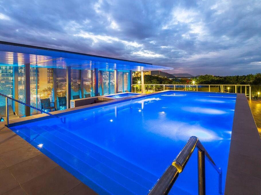 Apartment Absolute Waterfront - Enjoy Exceptional Lifestyle Cairns