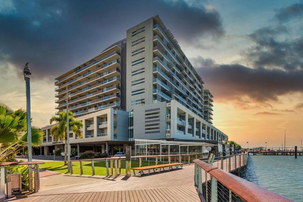 Absolute Waterfront - Enjoy Exceptional Lifestyle Apartment Cairns