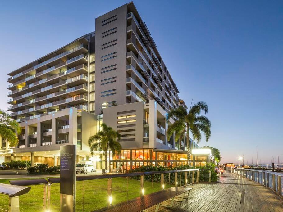 Apartment Absolute Waterfront - Enjoy Exceptional Lifestyle Cairns