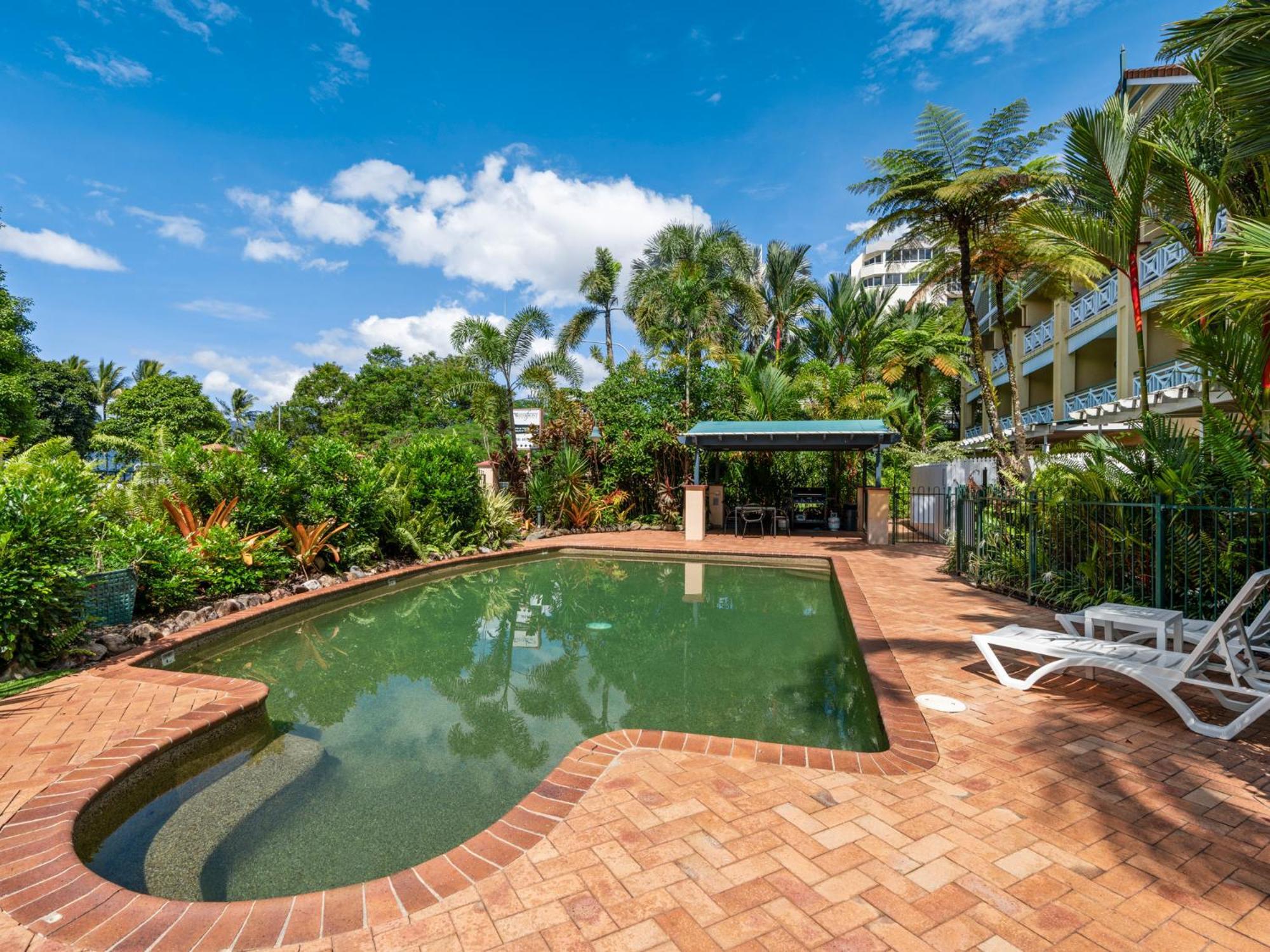 Waterfront Terraces Cairns