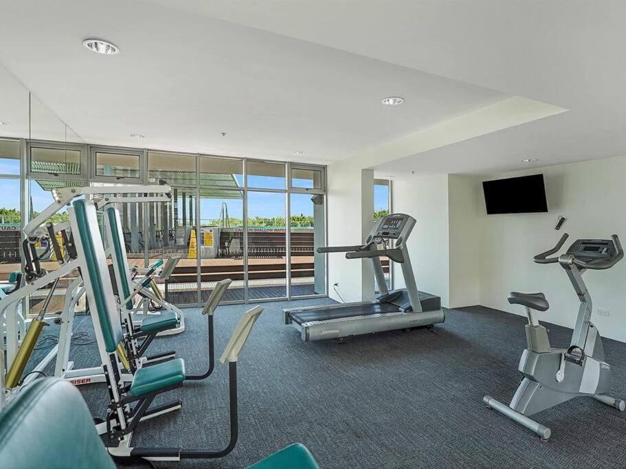 Stunning Waterfront In 5-star Complex * Cairns