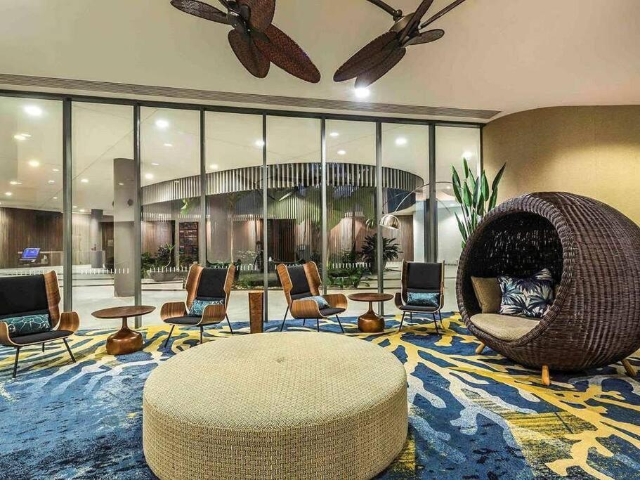 Stunning Waterfront In 5-star Complex Apartment *