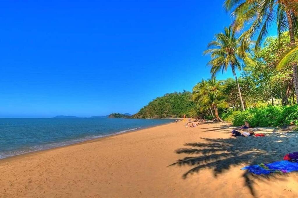 Stunning Waterfront In 5-star Complex * Cairns