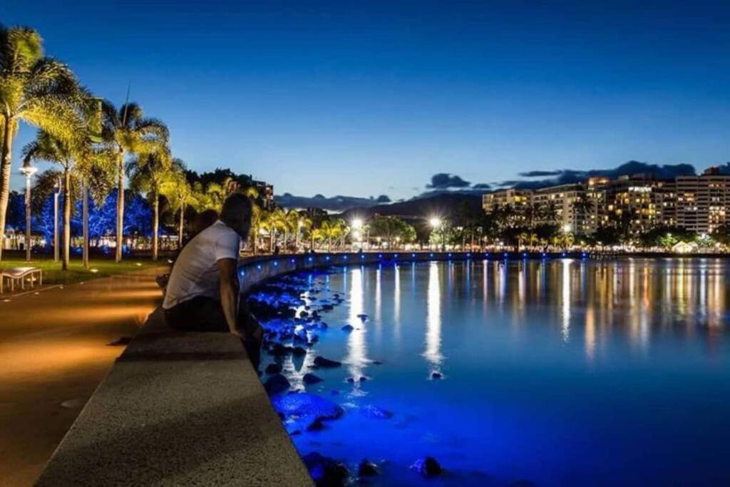 Apartment Stunning Waterfront In 5-star Complex *