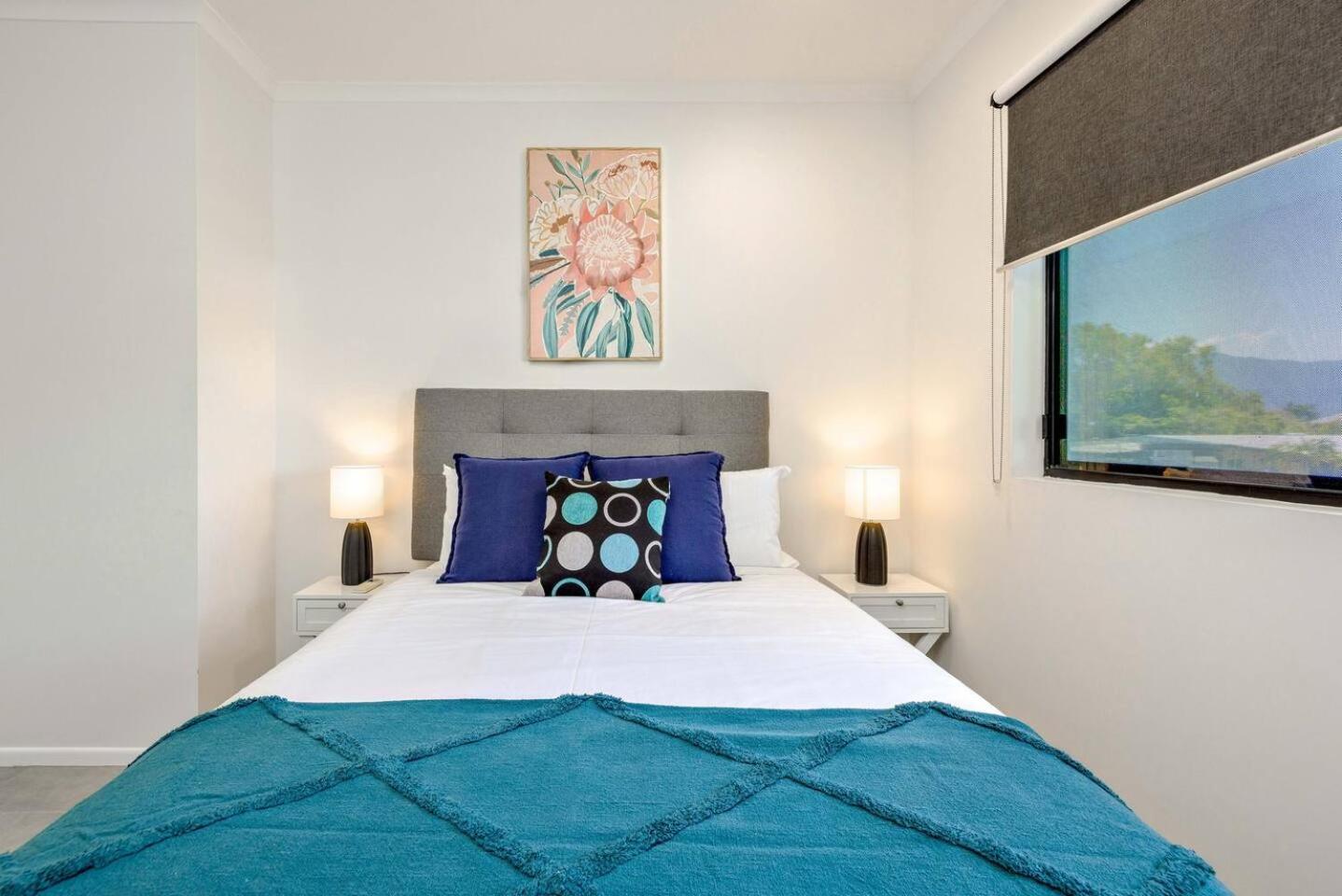 Apartment The Vibrant Tropics - Cairns' Palm-lined Paradise Cairns