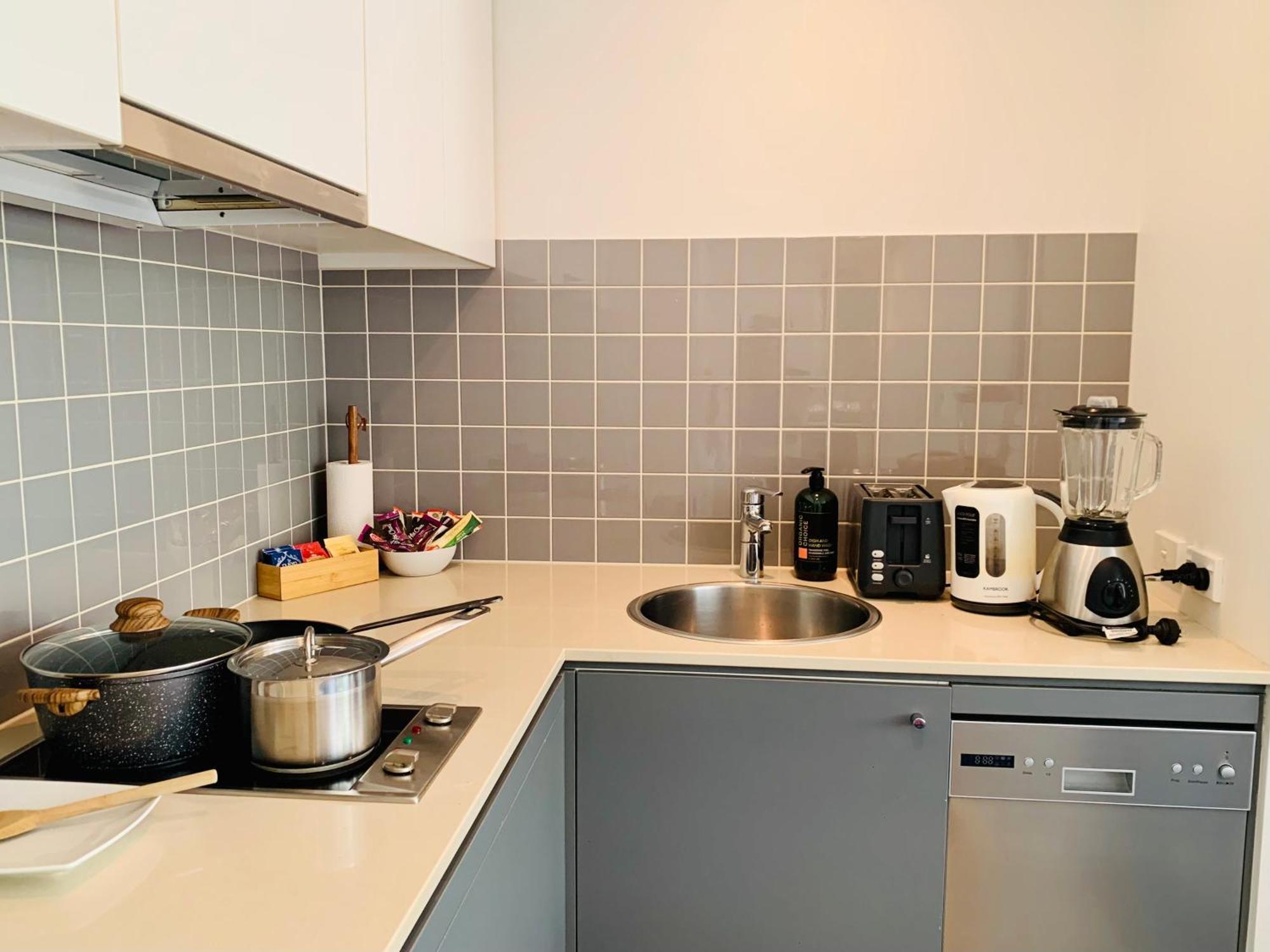 Apartment Oasis At Harbour Lights Cairns
