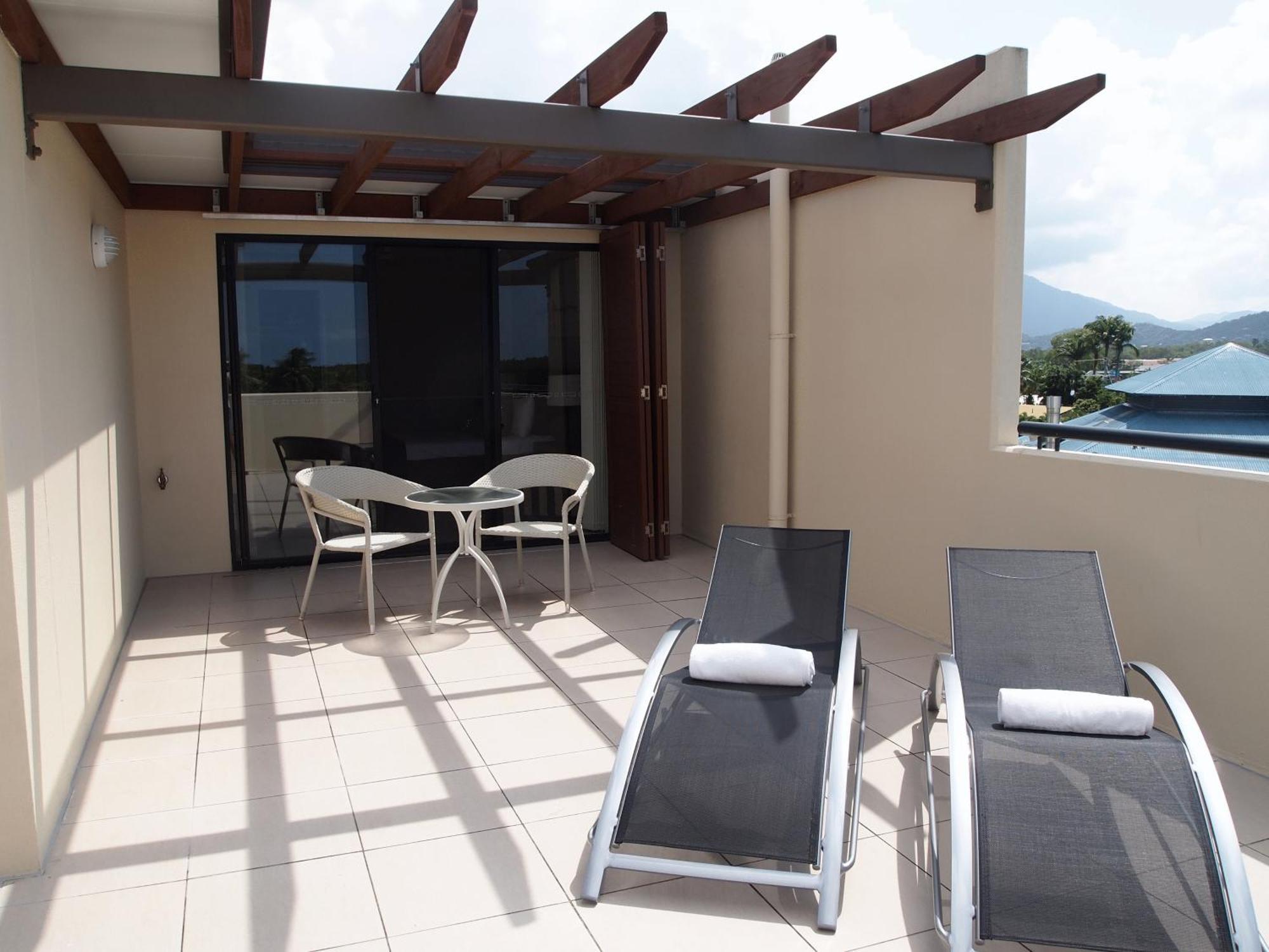 Edge Aparthotel